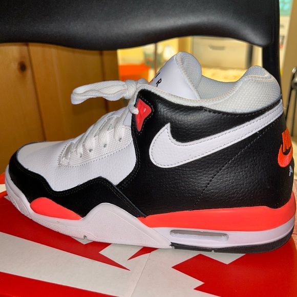 Nike Flight Legacy, Men’s Size 7.5, Black Flash Crimson. - Picture 4 of 4